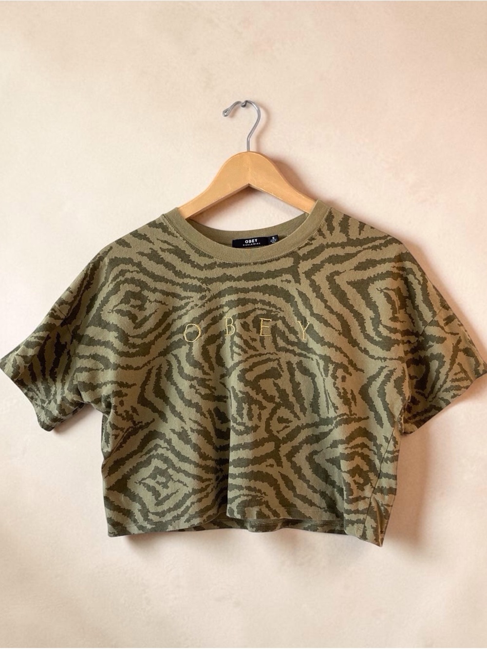Obey Worldwide Cropped Tee Olive Green Zebra Print Gold Embroidered Logo S